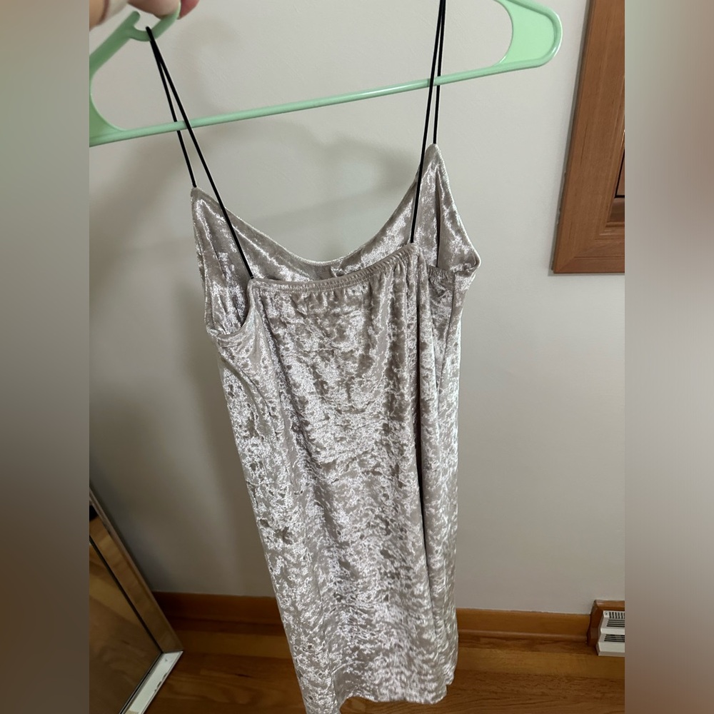 Cream velvet dress - Picture 8 of 8